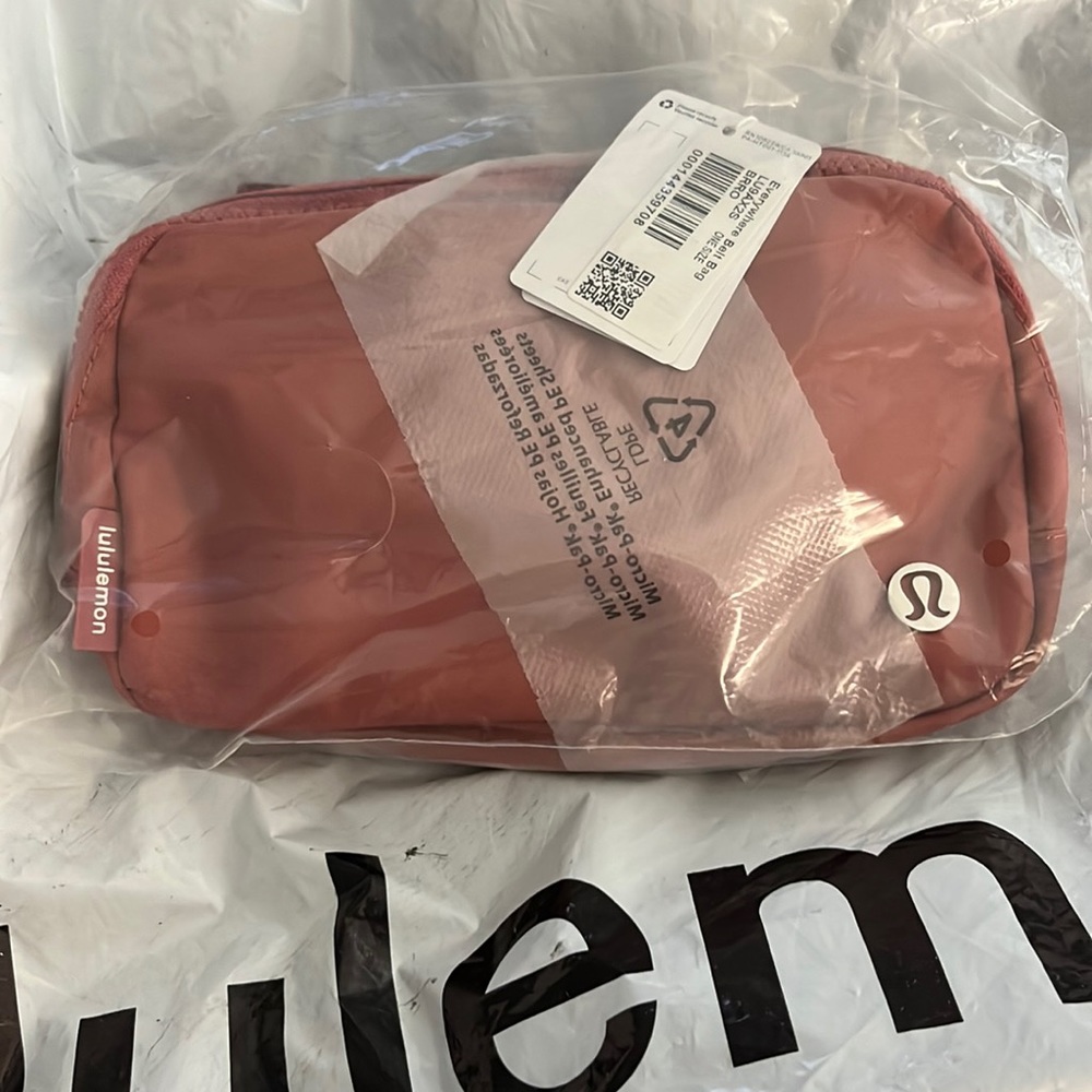 lululemon everywhere belt bag